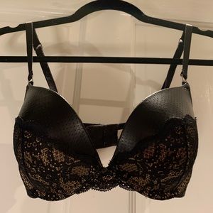 Victoria’s secret bra 32DD